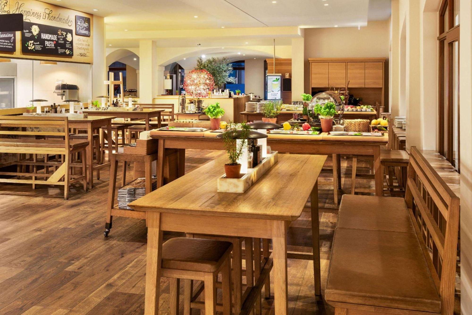Amedia Plaza 4* Dresden