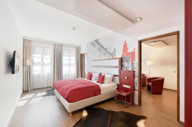 Hotel Amedia Plaza